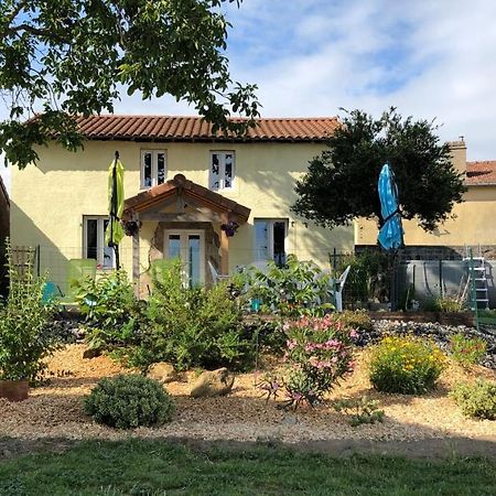 Le Dorat The Walnut Tree Gite מראה חיצוני תמונה