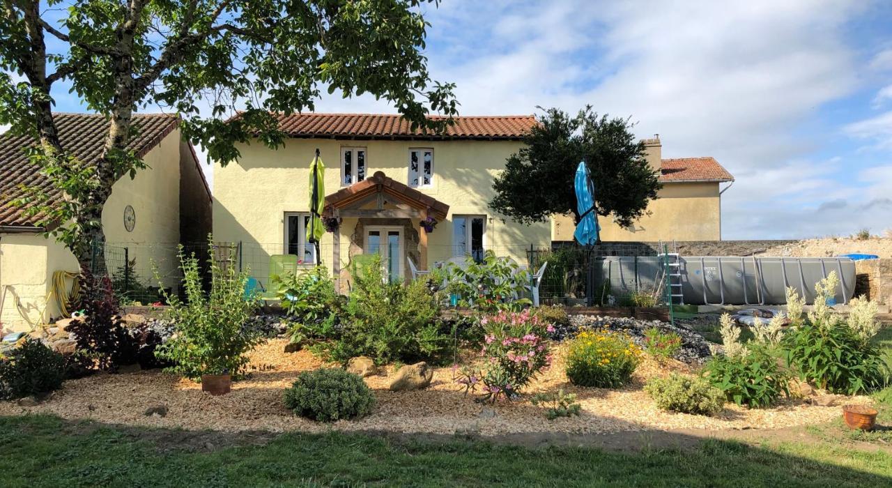 Le Dorat The Walnut Tree Gite מראה חיצוני תמונה